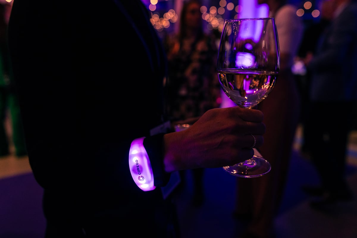 LED Smart Wristbands Created an Experience at Tampere Hall