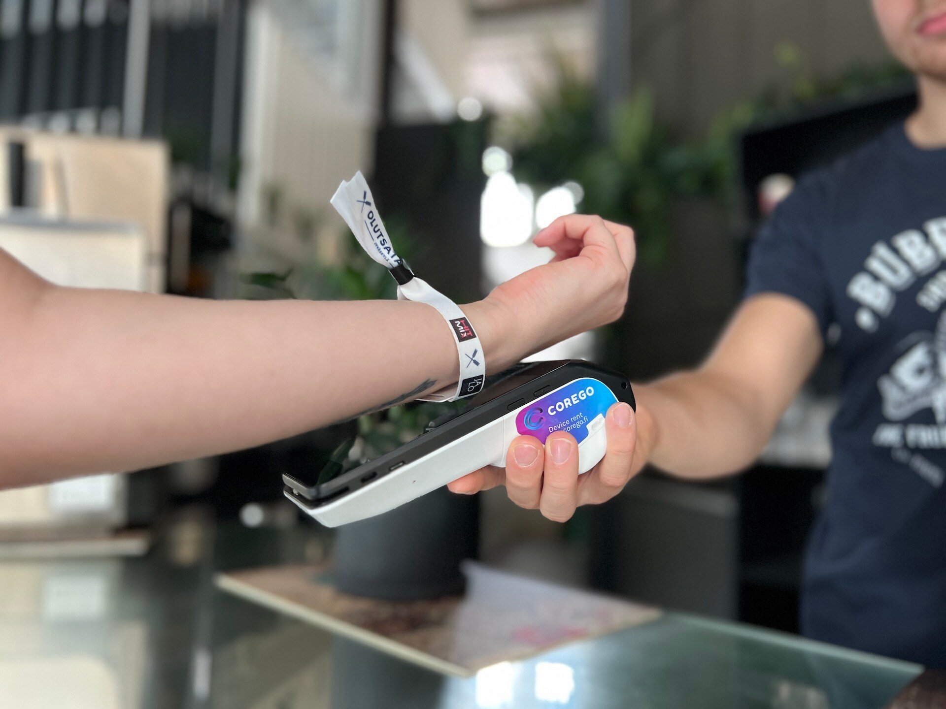 smart wristbands 1