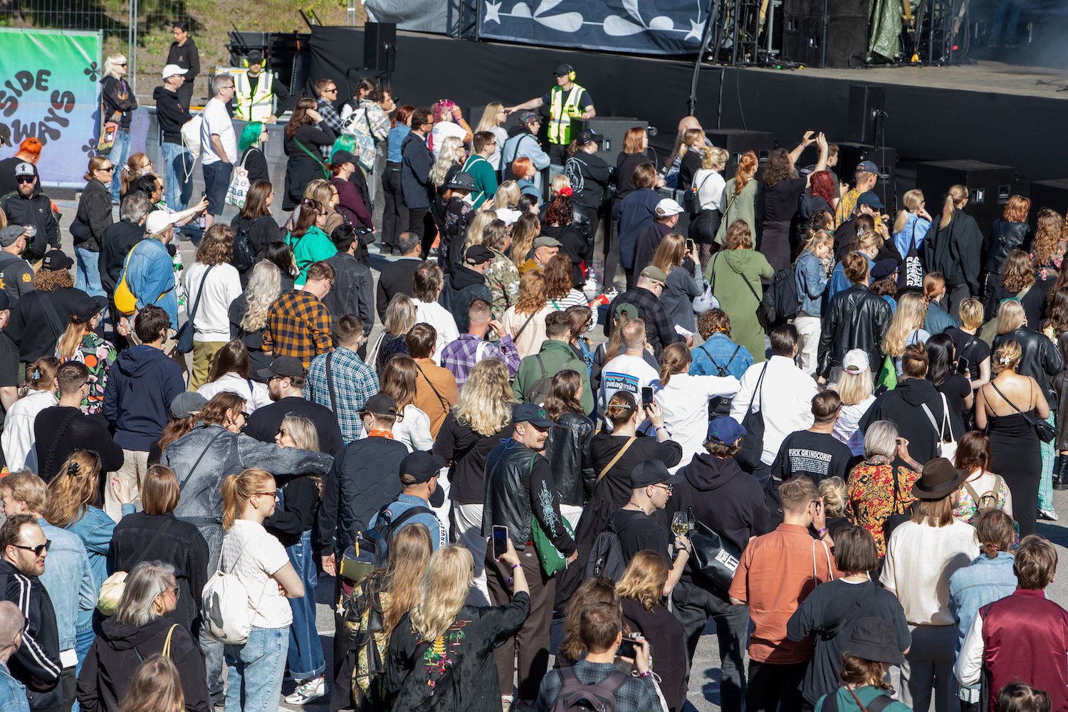 festival crowd-1